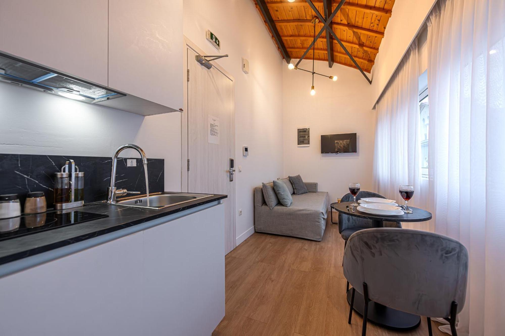 Kriel Suites By Liv Homes Athene Buitenkant foto
